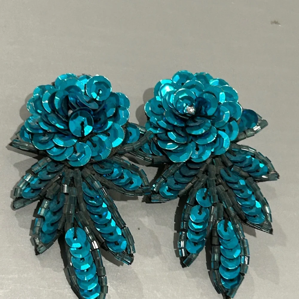Turquoise Sequin Hand made vintage pierced earring new ( reduced) - Picture 14 of 16